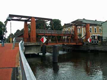 Havel – geschlossene Hastbrücke in Zehdenick